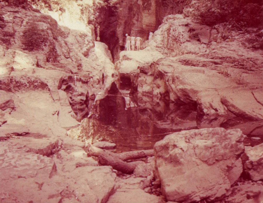 В ущелье большого Агурского водопада